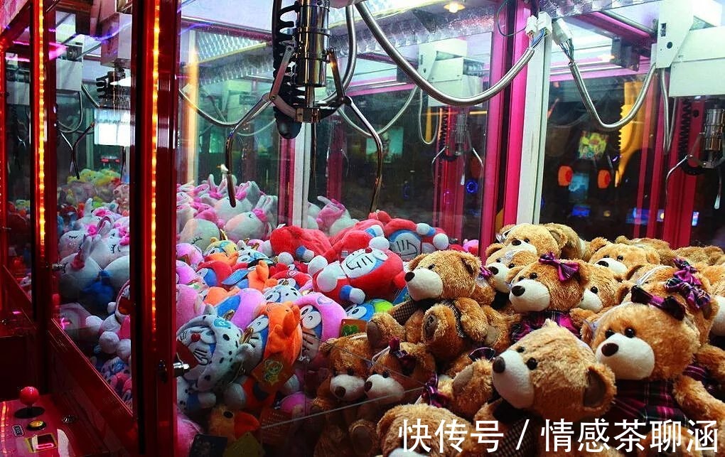 娃娃机|分享夹娃娃的妙招,有什么好方法可以快速抓到娃娃