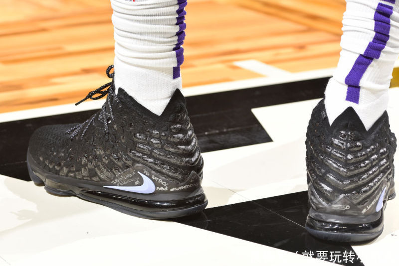 zoom 球鞋上脚回顾!詹姆斯上脚LeBron 7,莫兰特老人鞋“足力健”PG4