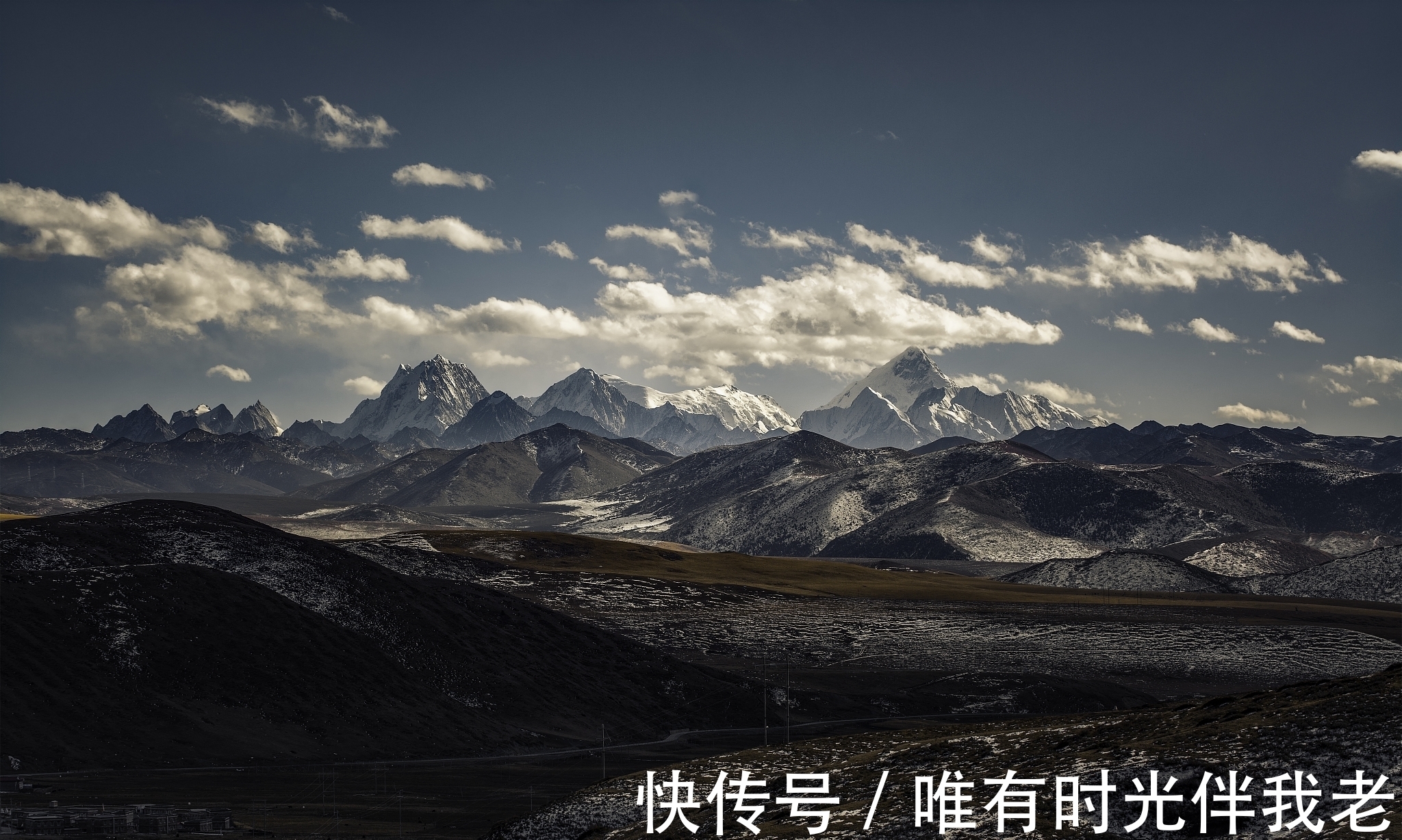 拾遗@残句拾遗:万卷诗书三尺剑,半窗风雨一池蛙