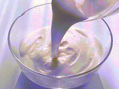 热牛奶|#我的养生日常-远离秋燥# ?抹茶慕斯蛋糕?