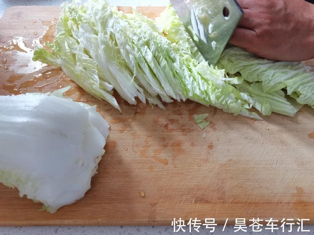 包子|每年冬天我家就爱吃这素包子,5元钱蒸一锅,一口气吃7个