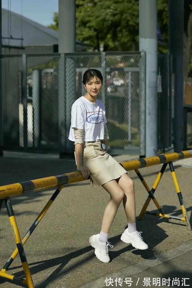 紧身衣 春末夏初适合“温柔感”穿搭,尝试舒适随性的韩系风,好看显气质