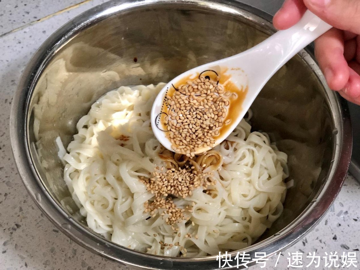 快手|挂面简单快手的做法,香喷喷的葱油味道,太香了