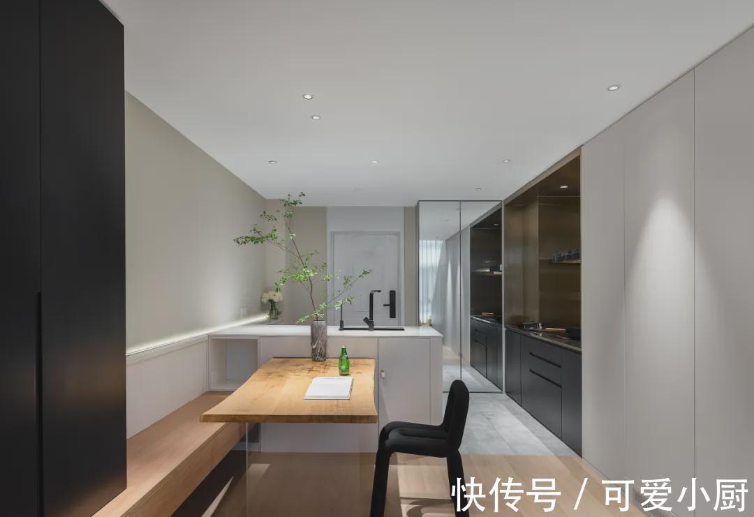 收纳|厉害了!35㎡迷你单身公寓,客厅挑空设计,装出了别墅大气感!