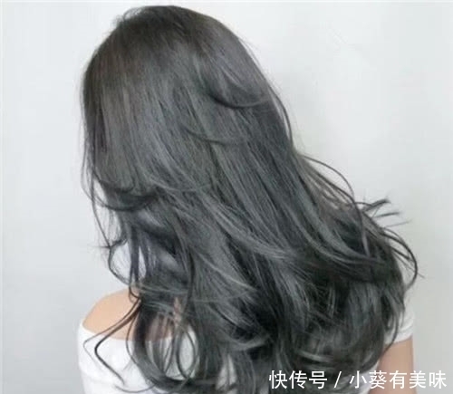 款发型|今年流行靠发型“拯救”大脸!别错过这4个发型,让你秒变小v脸