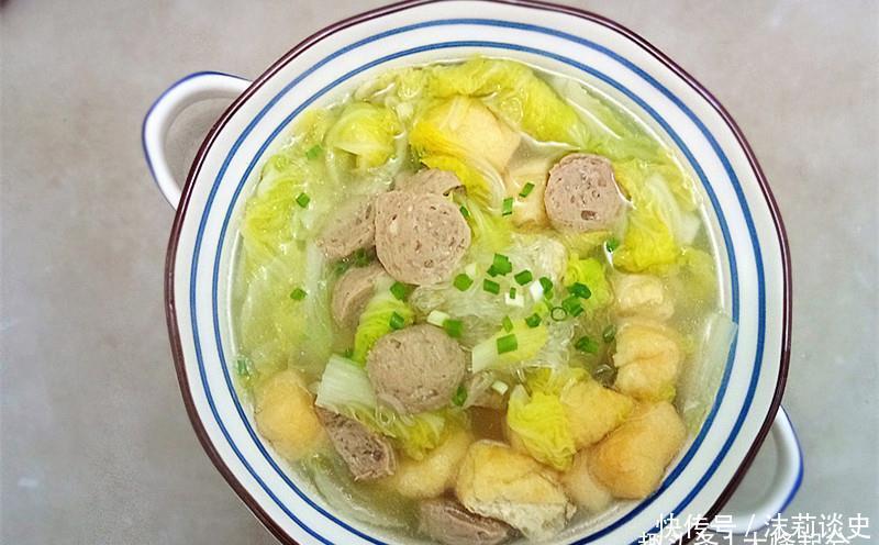 天凉时,炖一锅白菜丸子粉丝汤吧,温暖又开胃