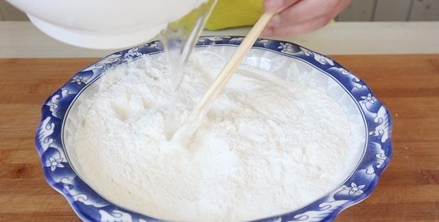 香掉牙的葱油饼教程来了,咬一口直掉渣,学会可以直接开店了,香!