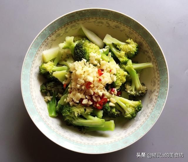好吃|“蔬菜皇后”非它莫属，5元钱一斤，一焯一拌超美味，好吃又营养