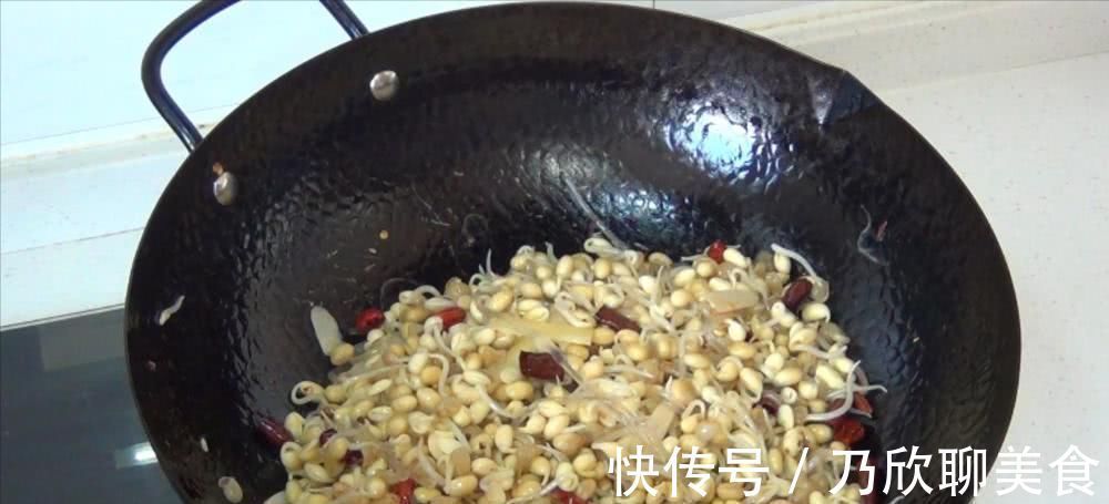 技巧|豆芽炒粉条,地道家常菜,教你一个小技巧,豆芽入味,越嚼越香
