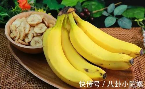 补水|三伏天，女人若不差钱，多吃这5种碱性水果，营养补水显年轻