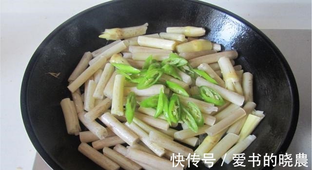 吃法|菜市场,遇见这菜别手软,我家经常吃,爽口开胃,几碗米饭不够吃!