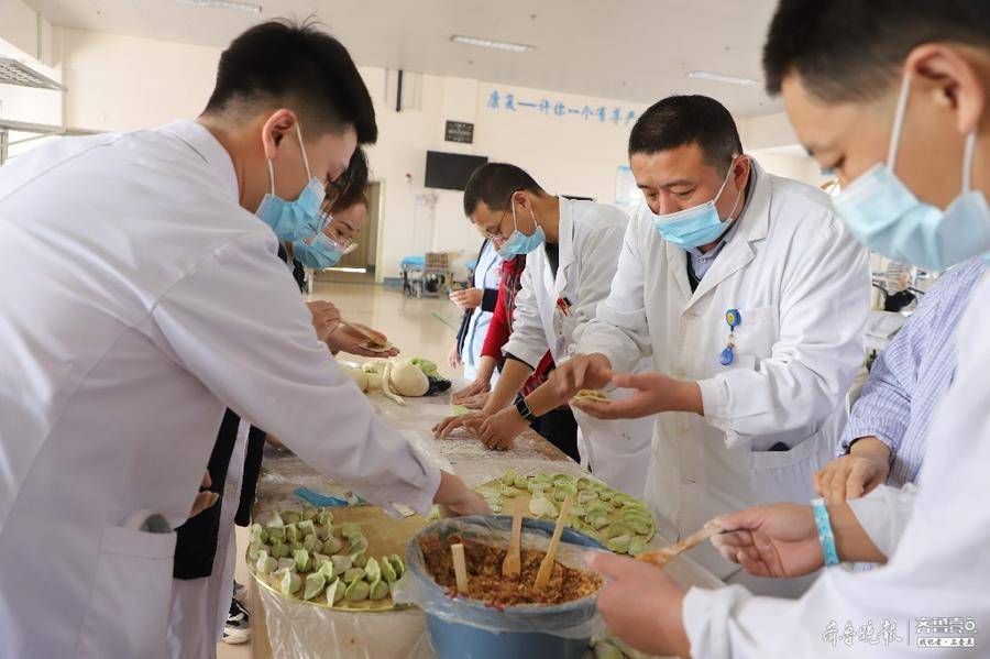 患者|康复医学科病房里饺子飘香，济宁市二院患者这样过节心里暖
