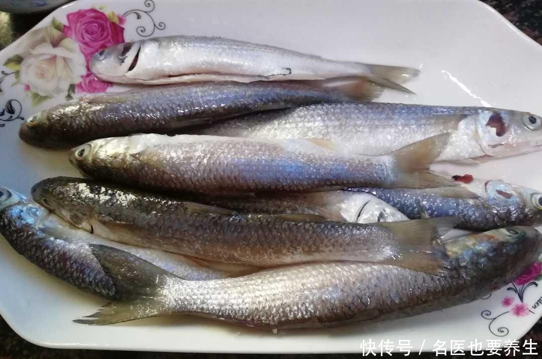 鲜嫩|香炸乌鲻鱼,只要两样调料,表皮酥脆,鱼肉鲜嫩