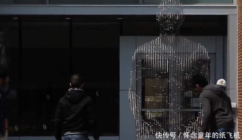 消失|世界上最“恐怖”的雕塑,远看还很正常,走近看却消失不见了