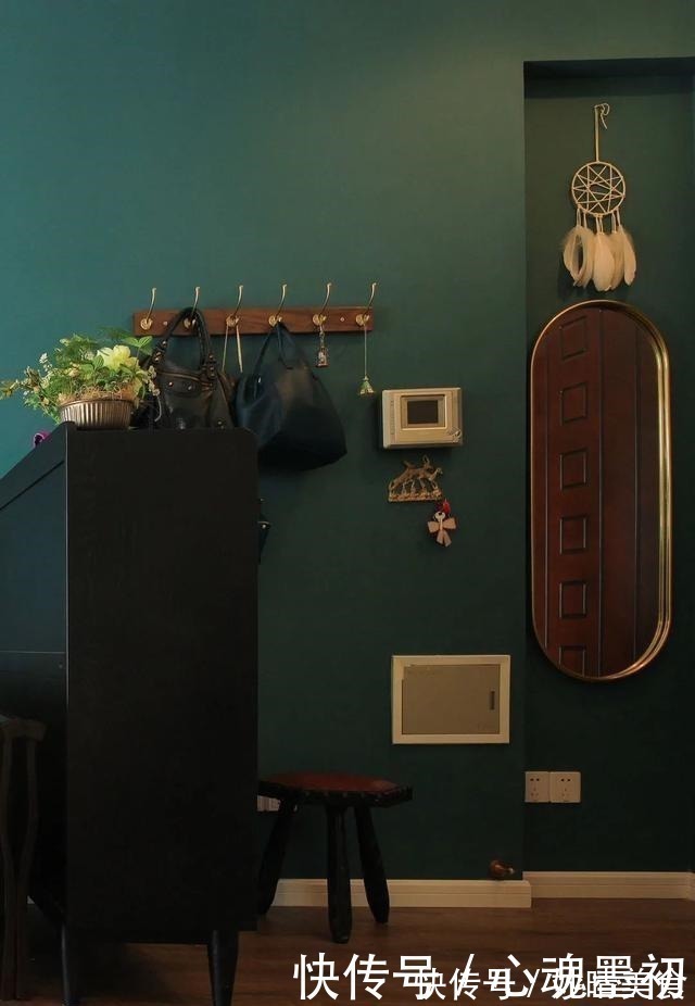 玄关|独居5年,为了不结婚,她买下44㎡小公寓,一个人也能活出精彩!