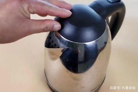 赃物|电水壶内水垢又多又脏只需一个方法,水垢自动消失,立马变干净
