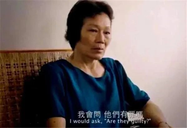 娃娃|3岁男孩喜欢穿裙子、玩娃娃，孩子爸怒了：到底谁不正常？