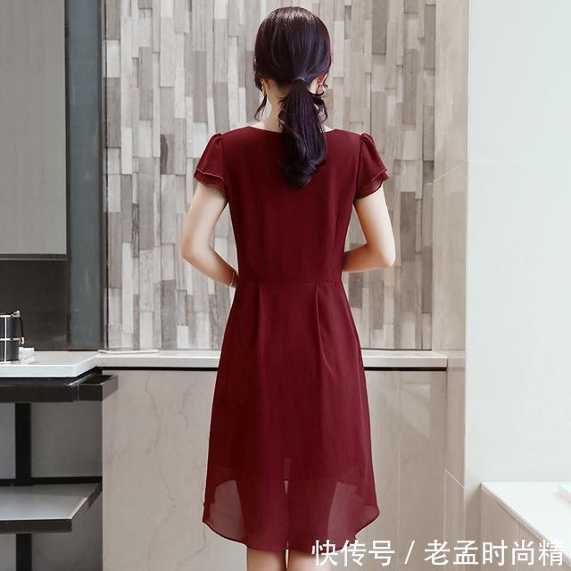 气质 闺蜜穿是这款气质连衣裙上班,实在太漂亮让人羡慕又妒嫉