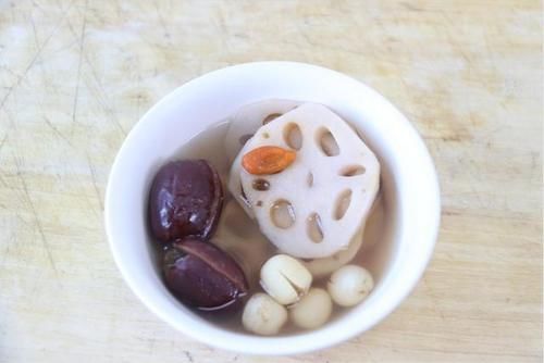 养心|气血不足,失眠,教你1款汤,生血养血,养心安神,气色更好