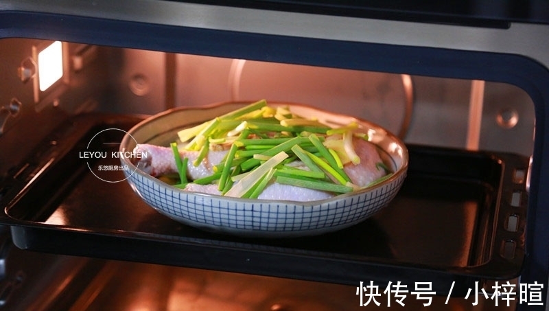 滋味|蒸出来的美味,又鲜又嫩的鸡腿吃法,一滴油没放,清淡有滋味