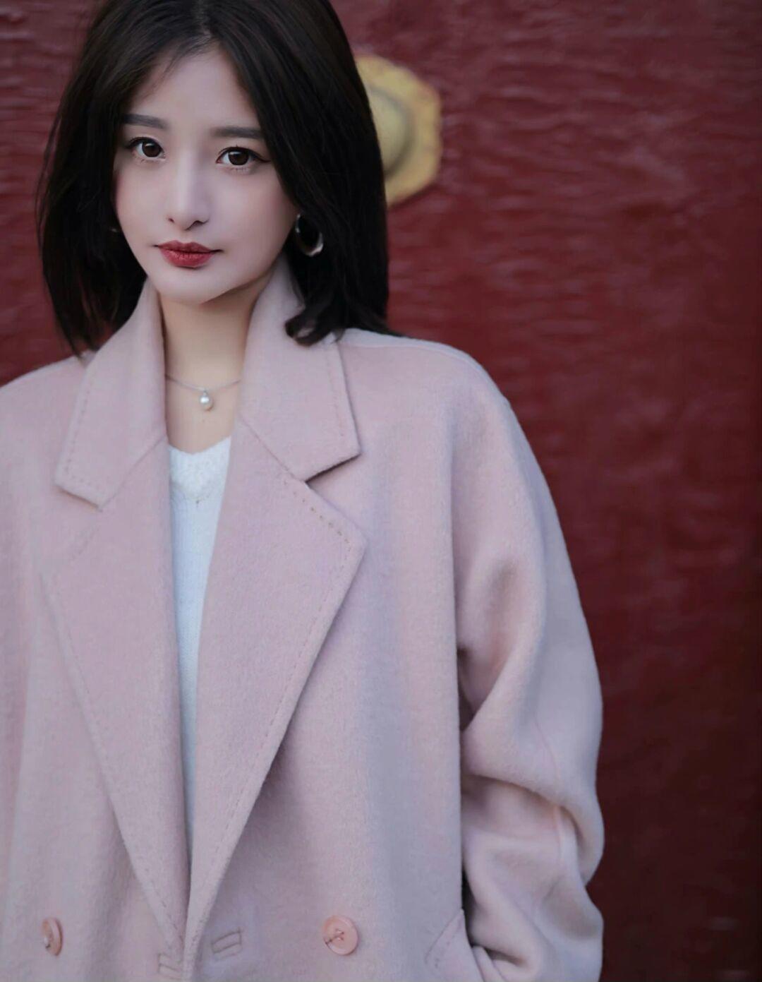 大衣 这些“大衣穿搭”才叫高级,保暖舒适又有气场,日常实用不挑人