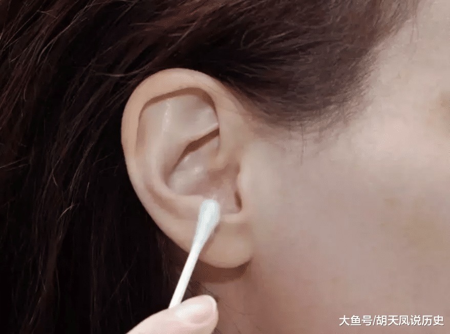 大夫|花了700块给娃掏了次耳屎, 才知道耳屎不是想掏就掏