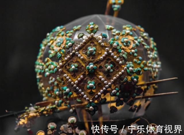 千秋万岁兮多悲风|西安再现古墓群,25岁墓主奢华凤冠现世,丈夫的墓志铭令人心碎