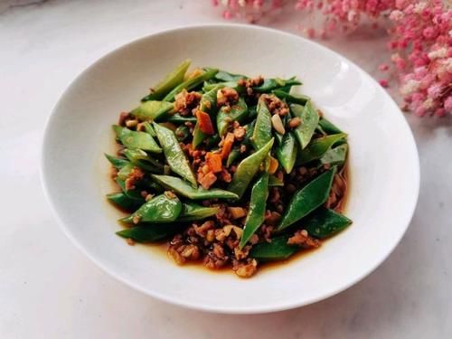 遇见此菜别手软，多买点回来炒一炒，营养美味又下饭