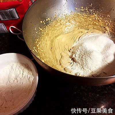 别怪我没提醒你,这道榛果巧克力熔岩软饼一吃就上瘾