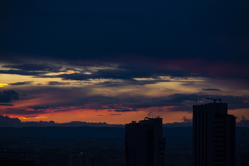 买房|未来10年,楼梯房和电梯房哪个更保值?新规下,终于有答案了