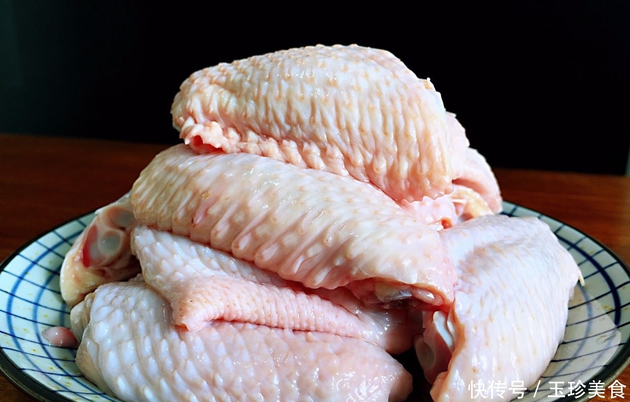 教你鸡翅的特别做法,把水换成它,烧出来的鸡肉香味更浓