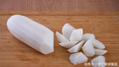 热腾腾|白萝卜和它是绝配,简单煮一煮,暖胃养胃,营养极高,现在吃正当时