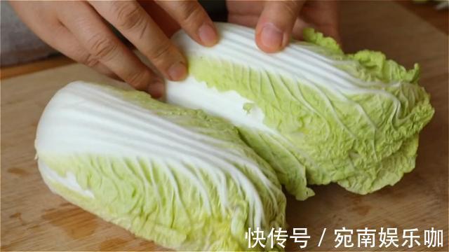 白菜|白菜浑身都是宝，教你秘制做法，不炒不炖，鲜嫩多汁，营养丰富