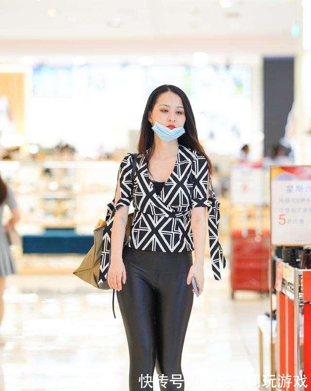 上衣 打底裤风格千千万,更迷人和自信,很配你这个小仙女!