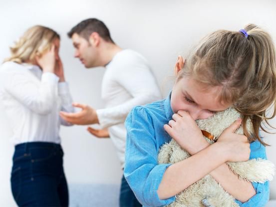 单亲家庭|太多离异家庭的孩子一般是最可悲的，让孩子最心疼的时刻是什么？