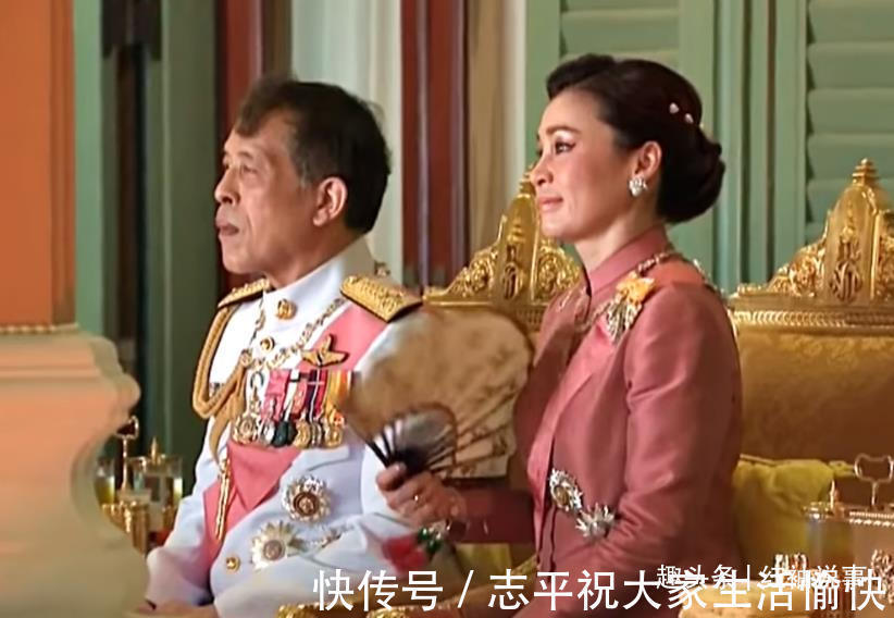 妻妾!妻妾待遇截然不同,43岁苏提达坐拥华盖,诗妮娜用雨伞滥竽充数