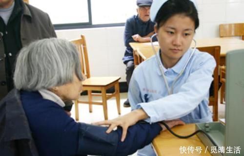 医生|65岁之后，老年人的血压在多少才算正常？听完医生的说明后明白了
