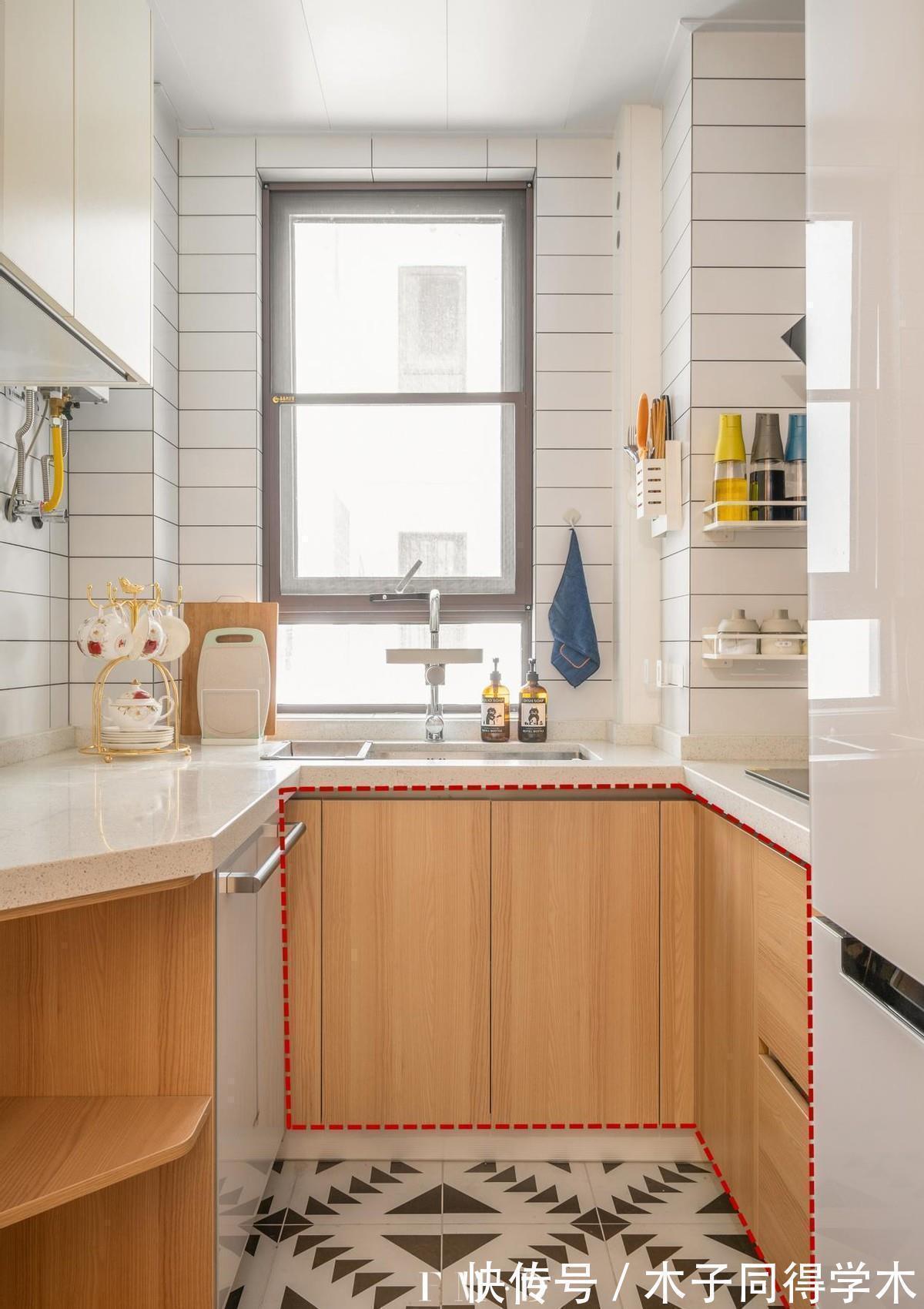 地柜|全家人都满意的厨房:用这套“2+2+2”橱柜布局法,1㎡能当2㎡用