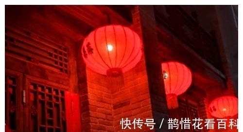 起义军#他救下一丑汉,丑汉为报恩,激动道:正月十五晚,门上挂个红灯笼