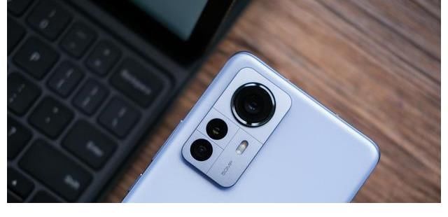 GT2|预算4000元，是选择realme GT2 Pro，还是小米12呢？