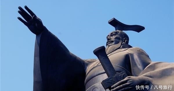 当场|皇帝下令处死奶妈,奶妈回头看了一眼,大臣当场怒斥,皇帝:放了