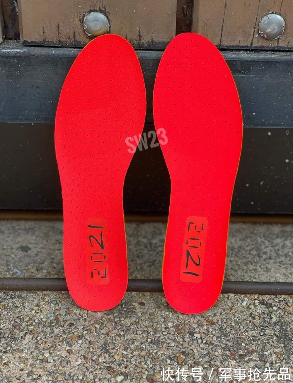 swoosh|耐克新配色Tiempo Legend 9足球鞋实物曝光