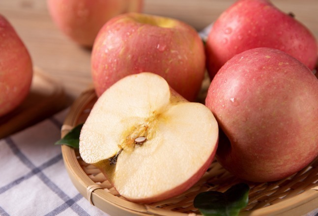 老年人|“每天一苹果,医生远离我”,关于吃苹果的小细节,了解下