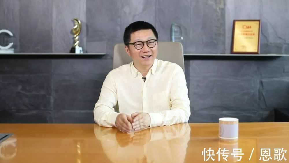 李新宇|中国手机动漫第一股！市值88.50亿，实控人43岁IPO敲钟