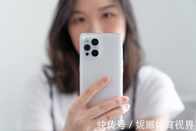 oppo|比三星机皇便宜一半，4款国产超级旗舰手机，哪一款入手不吃亏？