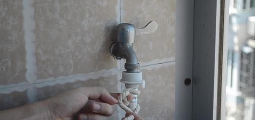 线板|水管漏水怎么办?只需一根绳子就能轻松搞定,结实不漏水,都学学