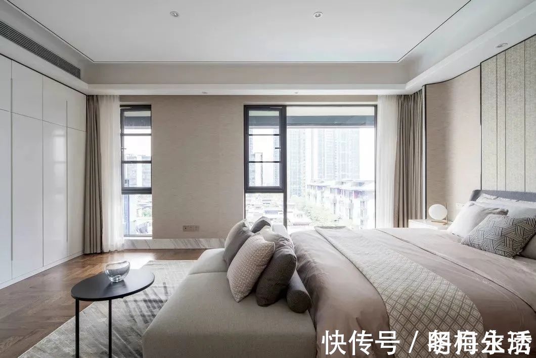 档次|246㎡现代大平层,简约大方的空间,时尚优雅的布置,高级档次