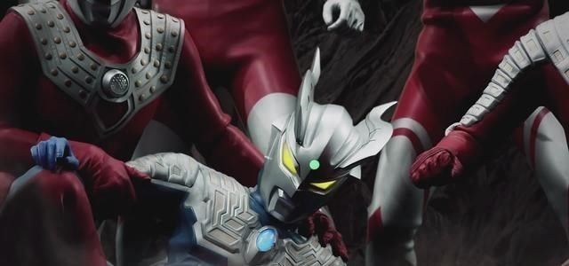 白贝嘴炮真强,嘲讽佐菲,和老托内讧,赛罗被加强,小金人留彩蛋