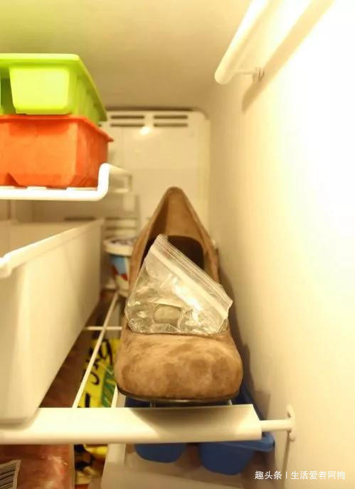 帆布鞋 新买的鞋子不合脚怎么办鞋子太小,一个塑料袋,就能变合脚