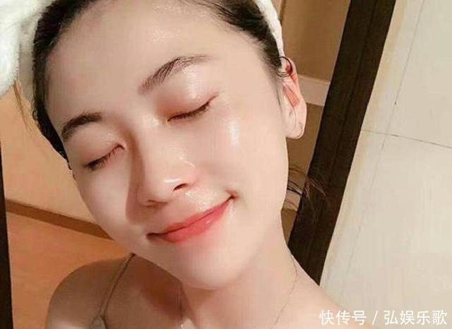 女人|上了年纪的女人,再没钱也要囤4款“大牌洁面”,洗得干净还抗老